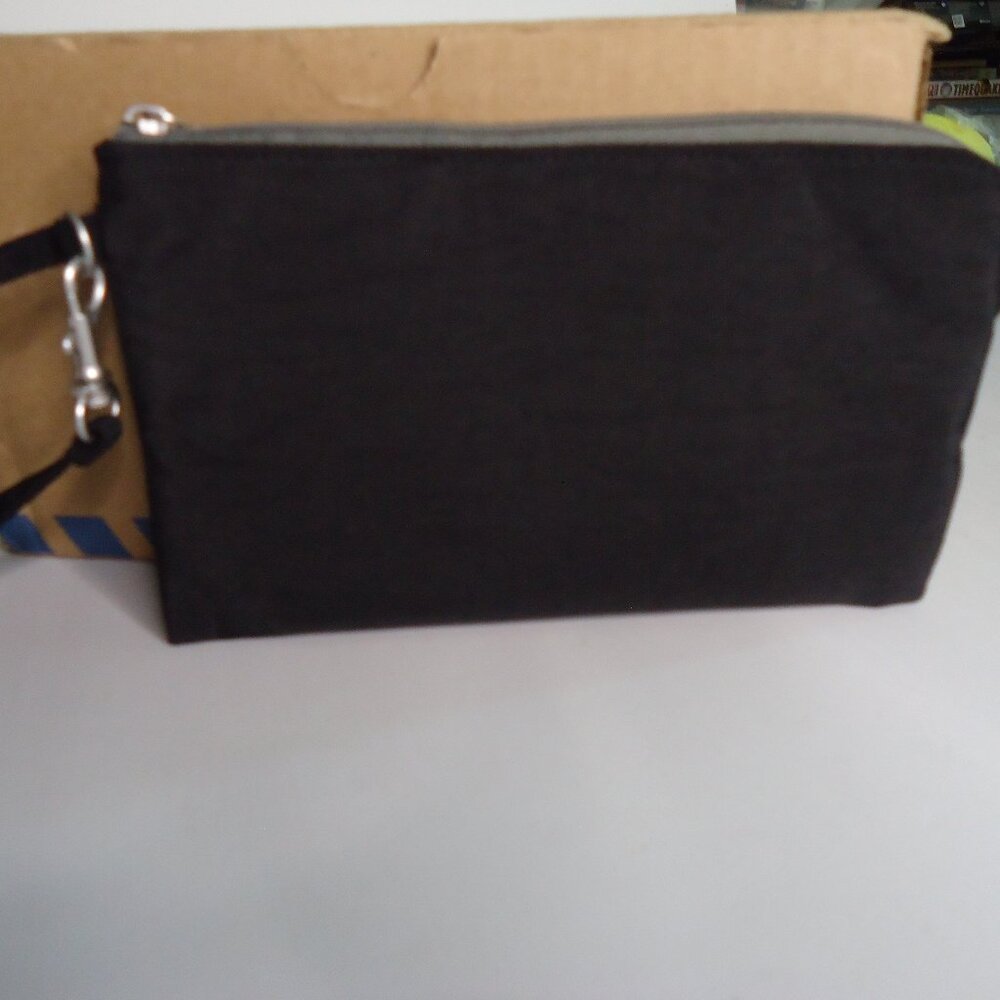 Baggallini RFID Onyx 7.5 X 4.5 Wristlet Clutch Wallet Black